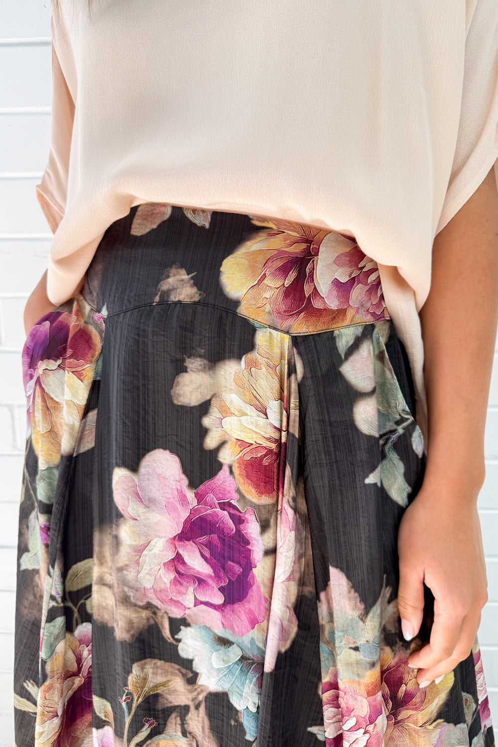 Sandra Maxi Skirt - Noir Bloom